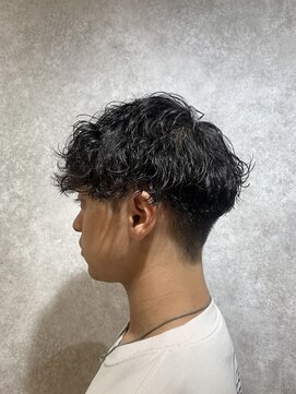 ラルス(Larus) MEN’S HAIR/ブルーブラック/フェザーパーマ/本八幡