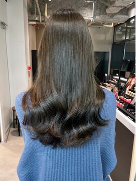 アイティー バイ アルバム 中野店(IT by ALBUM) 美髪レイヤーロンググレージュカラーカーキベージュ_ba499171