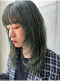 ビビットグリーンとレイヤースタイル/小林