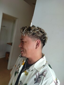 シャンプーボーイ 佐世保駅前店(SHAMPOO BOY) メンズカット【ブリーチ/ハイライト/パーマ】