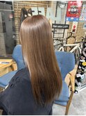 ベージュ