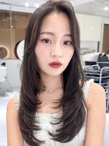 ヨロ 小岩(YOLO) 韓国風レイヤーカット&艶オリーブベージュ