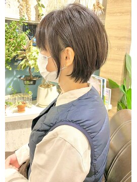 ヨル(Jor) 耳かけ×ショートヘア