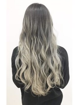 エイル 茶屋町(Eir) 【ブリーチ】【ハイトーン】【髪質改善】【トリートメント】