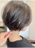 流し前髪つや髪顔まわり簡単スタイリング丸みショートボブ
