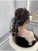編みおろしツインポニーテール