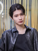 シティ(CITY)&nbsp;【メンズ】ブルーブラック刈り上げセンターパートフェザーパーマ