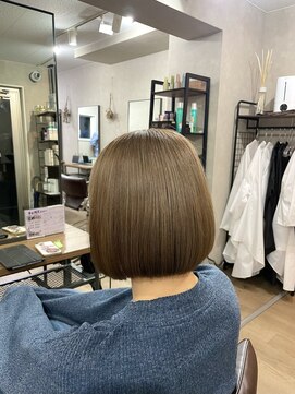 アルレン(Allen) ベージュ ケアブリーチ ボブ 宇都宮