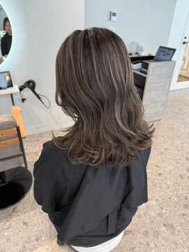 モアナ バイ ラナ 上小田井(MoanA BY LANA) 透明感カラー/デザインカラー/レイヤーカット/ウェットヘア/