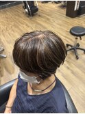 白髪染めハイライトミセスショート