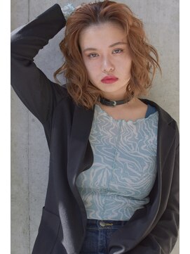 バロンフェム(baLon.fem) 無造作な重軽外国人風質感スノーアッシュ【AI HONDA】