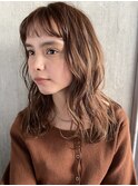 ミディアムパーマ 外国人風パーマ 艶ベージュ 大人可愛い
