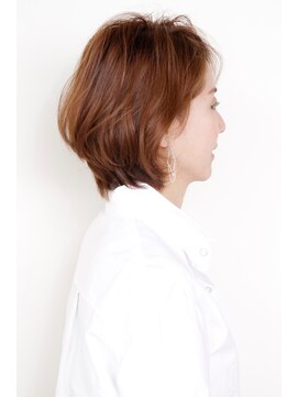 ブレンドバイハピネス(Blend by happiness) 山敷宏典 40代の方にオススメ☆小顔な上品大人ボブ