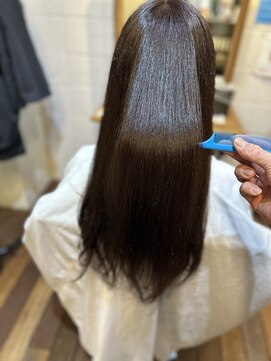 リスタ アンド リアン バイ リスタ(rista & RIAN by rista) 艶ロングヘア