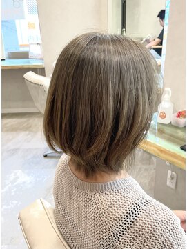 カンヌ(CANNES) くびれミディアムボブ