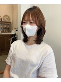 顔周りカットでより可愛くなる！くびれミディアムレイヤー