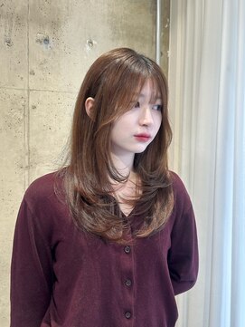 リリー(Lilley) 【hiyori】ミディアムレイヤーで大人可愛い