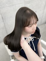 エヌアイ オモテサンドウ(ni omotesando)&nbsp;透明感　オリーブグレージュ
