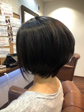 ヘアー サロン アットシュシュ(Hair Salon At'shushu) 小顔補正立体カットと縮毛矯正で乾かすだけの前下がりボブ♪
