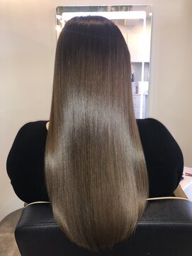 アールサロン アオヤマ(Rr SALON AOYAMA) プラチナミネコラストレート