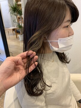 クマ(kuma.) ナチュラルインナーカラー