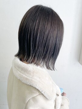 ヒビヲ(HIBIO) ショートボブ大人ショートヘアワンカラーブリーチなしカラー横浜