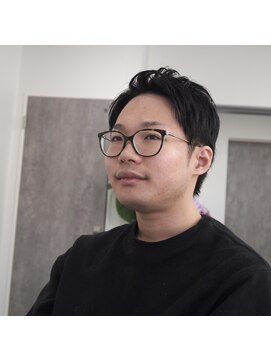 レイ(Ray) 清潔感と自信に満ちた印象の、かきあげショート【メンズカット】