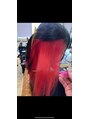 アグ ヘアー マハロ 矢巾店(Agu hair mahalo)&nbsp;耳にかけた時にしっかり映える赤のインナーカラーです。