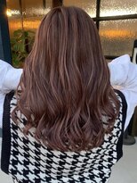 ミア(mia)&nbsp;大人シアーベージュミニウルフボブミディアムレイヤー