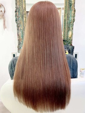 ルネラトーキョー(RUNERA TOKYO) ロングカットブラウンカラー