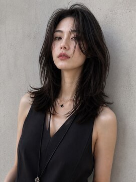 ノラ ギンザ(NORA GINZA) セミロング×センターパート×ウルフレイヤー30代40代50代