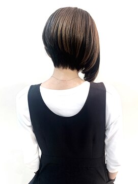 ヘアー ドレッサー パワードール(Hair Dresser) アシメな大人のボブ