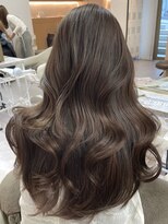 ユニ 表参道(uni)&nbsp;韓国風カットでたぷっとレイヤー　韓国ヘア/ヨシンモリ