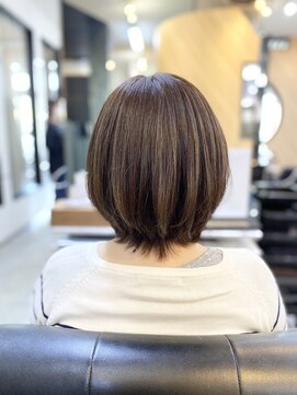 アキコ(AKIko) くびれショート