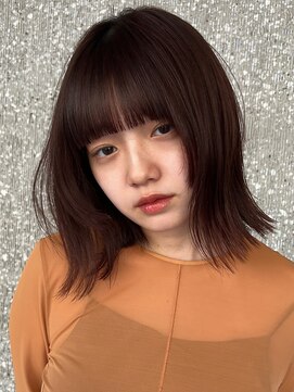 ローネス(LONESS) ぱつっとボブに顔まわりのレイヤーでこなれ感を◎