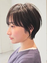 ストレータ バイ マリオ(Strata by mario) [横山]耳掛けショートマッシュショートくびレイヤーカット黒髪