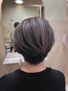 シダ(sida)の写真/【茨木市駅徒歩3分】カラーリストが仕上げる、どこから見ても美しい"白髪ぼかしハイライト"が大人気◎