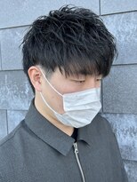 ヒュイル バイ ニアウ(Hwyl by Niau) メンズマッシュセンターパートスパイラルパーマニュアンスパーマ