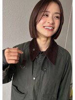 ファミリィ (PHAMILEE) ソフトな顔周りとシャープなラインの抜け感ボブ