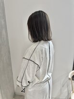 ヨーク(YOKE)&nbsp;YOKE 切りっぱなしボブレイヤーボブオリーブグレージュ