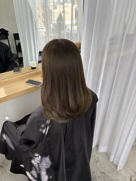 リュンヌ(Lune) レイヤーカット×ほんのりオリーブ