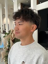 エミュ(emu.)&nbsp;柔らか質感 × シャドーパーマでつくる大人カジュアル