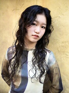 ビュートリアム 梅田(BEAUTRIUM) 大きな動きで大人の個性スタイル