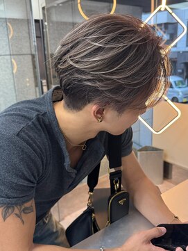 ラ キング(LA KING) MEN’S HAIR/メンズバレイヤージュ刈り上げセンターパート名古屋