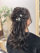 ビーズ(B’s)&nbsp;大人可愛いゆるふわハーフアップ