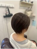 大人女性に人気の丸みショート