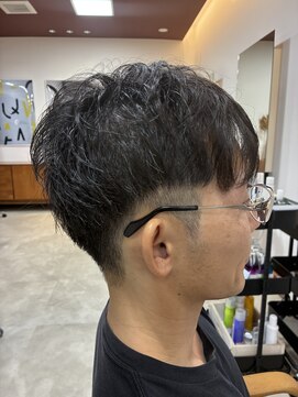 クワリ(Qwali) 刈り上げマッシュ