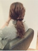 ラフな　　ダウンスタイルヘアアレンジ♪