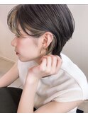 外国人風ショートボブ ハイライト 前髪インナーカラーグレージュ