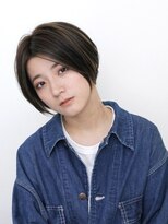 アルボーテルジェ(Art BeAute' ROUGET)&nbsp;ハイライトで立体的に　前髪長めの大人ショート30代40代50代